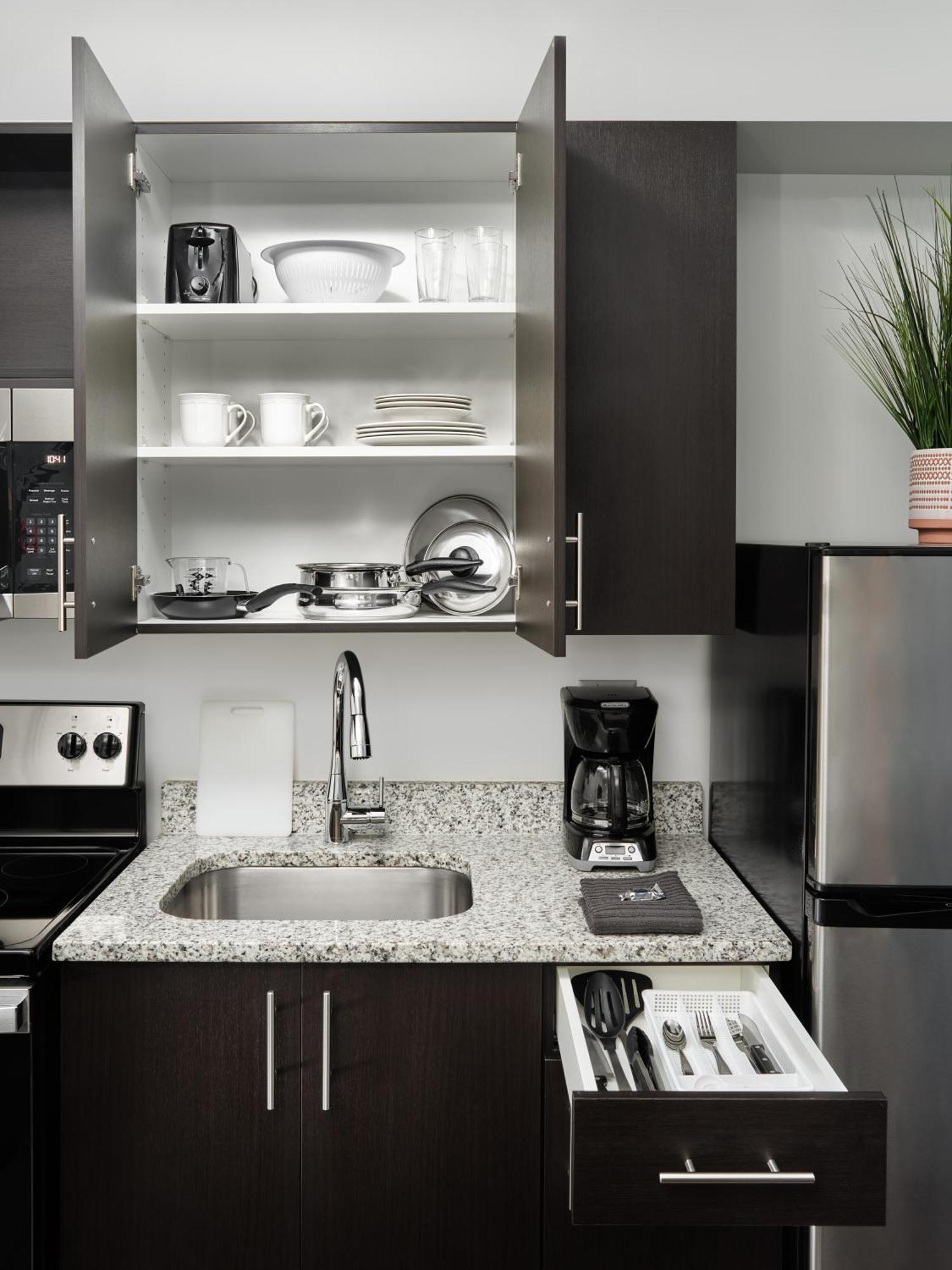 Stayapt Suites Columbus-Fort Benning Bagian luar foto